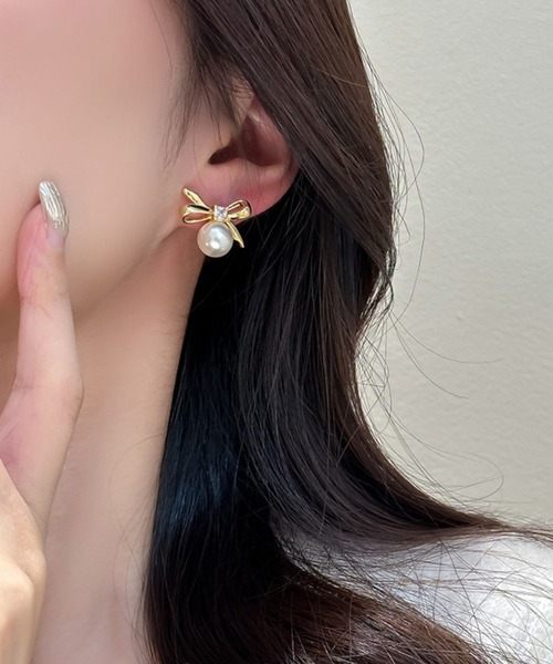 yu-ka(ユーカ)の「YU-KA:リボン&パール スタッドピアス ribbon&Pearl stud pierce(ピアス(両耳用)・レディース・ゴールド・FREE)」の3枚目の写真