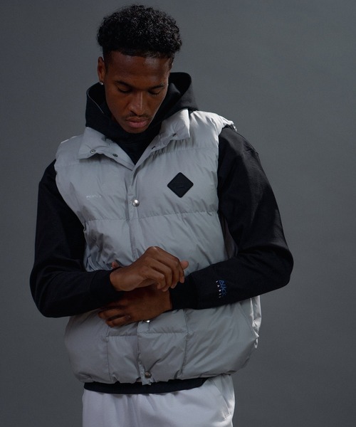 The DUFFER of ST.GEORGE(ザダファーオブセントジョージ)の「〔BLACK LABEL〕PERTEX SHIELD PUFFER VEST:2層構造パーテックス スタンドネックベスト(ダウンベスト・メンズ・ブラック/シルバーグレー・X-LARGE/LARGE/MEDIUM)」の18枚目の写真