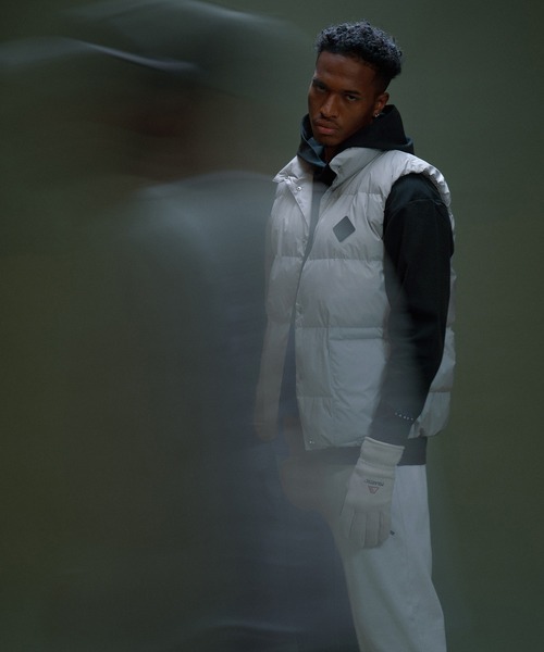 The DUFFER of ST.GEORGE(ザダファーオブセントジョージ)の「〔BLACK LABEL〕PERTEX SHIELD PUFFER VEST:2層構造パーテックス スタンドネックベスト(ダウンベスト・メンズ・ブラック/シルバーグレー・X-LARGE/LARGE/MEDIUM)」の17枚目の写真