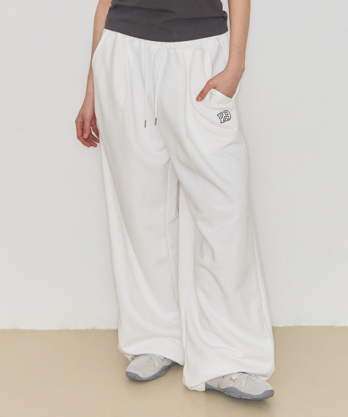 ILLIGO(イリゴ)の「129 ベーシックスウェットパンツ ホワイト(スウェットパンツ・レディース・その他・SMALL/MEDIUM)」の1枚目の写真