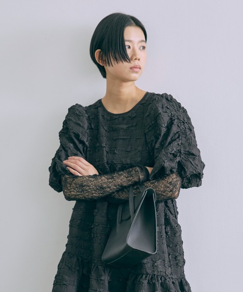 EN NEUME(エンノイム)の「Soft Stretch Lace Top(Tシャツ/カットソー・レディース・ブラック/ホワイト・FREE)」の2枚目の写真