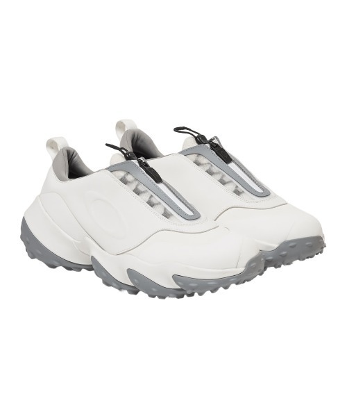 OAKLEY（オークリー）の「OAKLEY Edge Elite（オークリー エッジ エリート）（スニーカー・メンズ・ホワイト系/ブラック系・25cm/25.5cm/26cm/26.5cm/27cm/27.5cm/28cm/28.5cm/29cm）」の2枚目の写真