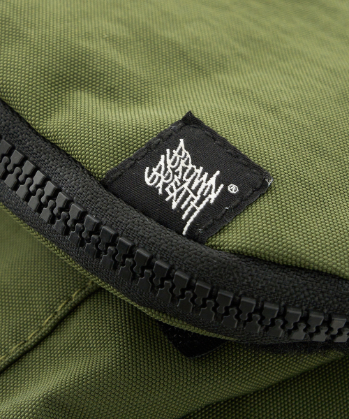 BROWNBREATH（ブラウンブレス）の「STRIVE MINI MESSENGER BAG - KHAKI（メッセンジャーバッグ・レディース・その他・ONE）」の5枚目の写真