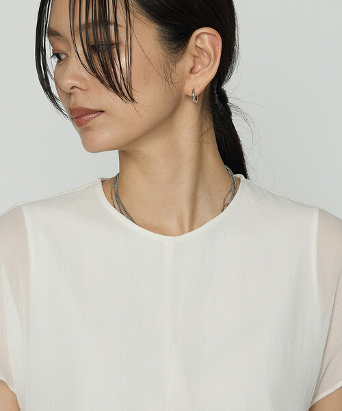 COMME CA(コムサ)の「〔 TALLサイズ 〕 リライムジョーゼット ブラウス(シャツ/ブラウス・レディース・オフホワイト/ブラック/グレイッシュベージュ・15号/13号)」の16枚目の写真