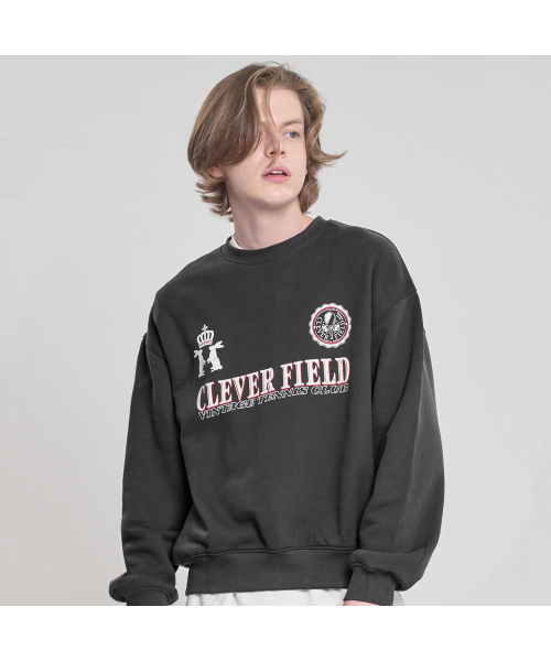 CLEVER FIELD(クレバーフィールド)の「シーズンエンブレムワイドスウェットシャツ_チャコール(スウェット・メンズ・チャコール・MEDIUM/X-LARGE/LARGE)」の3枚目の写真