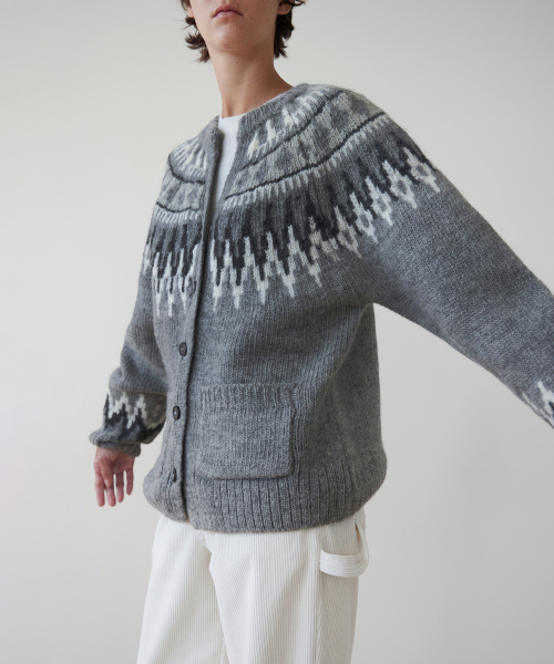 LEVAR（レバー）の「Wool 100% Noel Jacquard Cardigan - Melange Grey（ニット/セーター・レディース・ライトグレー・FREE）」の2枚目の写真