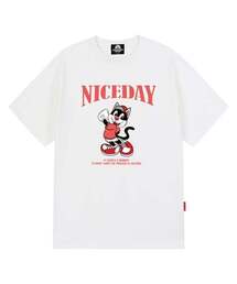 NICEDAY ピンクキャットグラフィックTシャツ - ホワイト