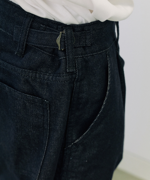 ENDOOR(エンドア)の「deep tuck washed denim pants (deep blue)(デニムパンツ・メンズ・その他・1/3)」の2枚目の写真