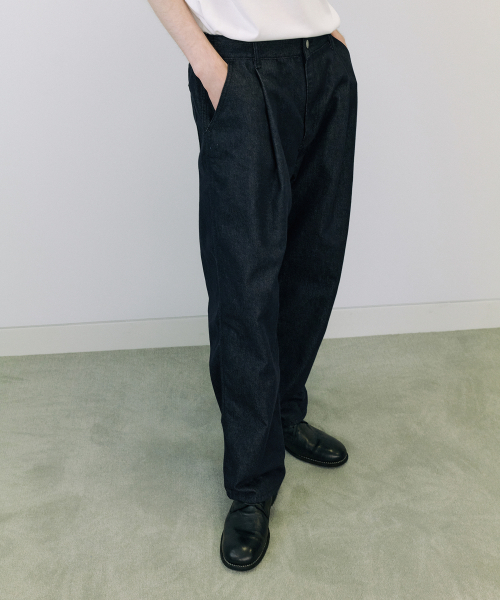 ENDOOR(エンドア)の「deep tuck washed denim pants (deep blue)(デニムパンツ・メンズ・その他・1/3)」の3枚目の写真