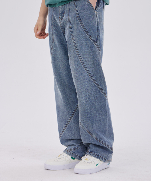 DYSFUNCT(ディスファンクト)の「TWIST INCISION WASHING DENIM PANTS(MEDIUM BLUE)(デニムパンツ・メンズ・ブルー系その他・SMALL/MEDIUM/LARGE)」の1枚目の写真