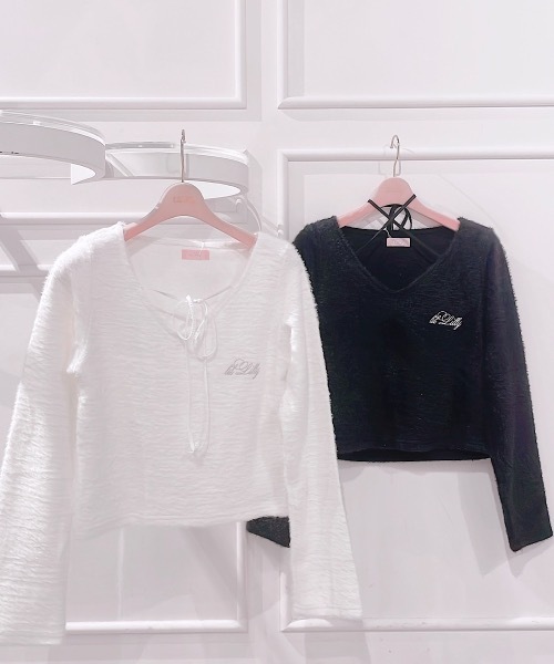 lilLilly（リルリリー）の「Vネックファートップス（ニット/セーター・レディース・ブラック・FREE）」の2枚目の写真