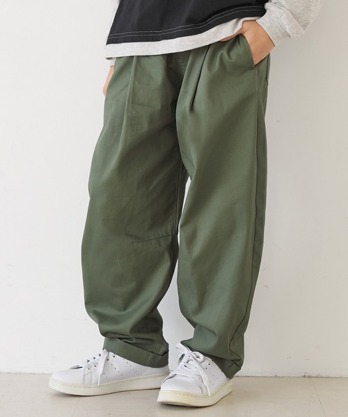 coca(coca)(コカ)の「キッズ タックカーブパンツ(その他パンツ・キッズ・カーキ/ベージュ・150/140/120/130)」の2枚目の写真