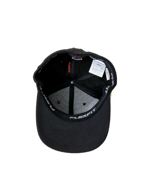 FLEXFIT（フレックスフィット）の「【Flexfit】3D Hexagon Stretch Jersey Cap（キャップ・メンズ・ダークグレー/ブラック/ホワイト・L-XL/S-M）」の8枚目の写真