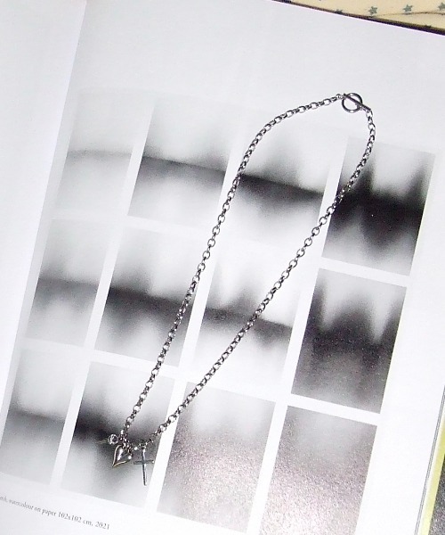 SHAGGIE（シャギー）の「【水汗に強い】トリプルチェーンチャームネックレス（ネックレス・レディース・シルバー・FREE）」の7枚目の写真