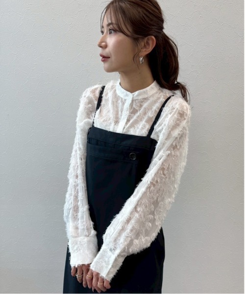 Sirin(シリン)の「【ZOZO限定】ジャガードバンドカラーブラウス(シャツ/ブラウス・レディース・ベージュ/オフホワイト/ブラック・FREE)」の4枚目の写真