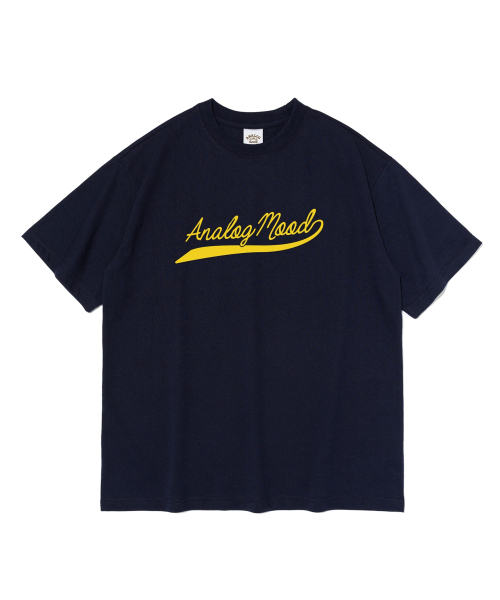 ANALOG MOOD(アナログムード)の「ベースグラウンドロゴ半袖Tシャツ(ネイビー)(Tシャツ/カットソー・レディース・その他・M/L/2XL/S/XL)」の1枚目の写真