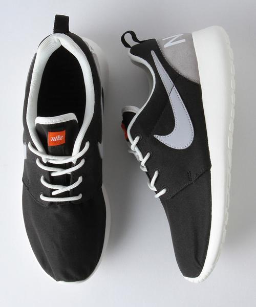 Another Edition(アナザーエディション)の「NIKE ROSHE ONE RETRO◆(スニーカー・レディース・ブラック/コバルトブルー・24.0cm/25.0cm/23.0cm)」の2枚目の写真