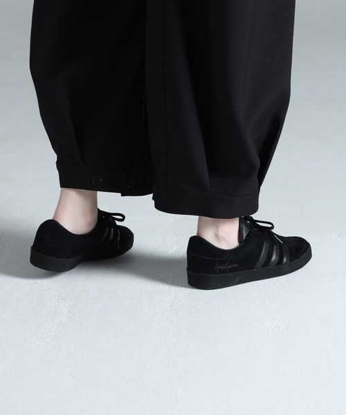 Y-3（ワイスリー）の「Y-3 GAZELLE（スニーカー・メンズ・ブラック×ホワイト・26.0cm/25.5cm/24.5cm/23.5cm/28.5cm/28.0cm/27.5cm/27.0cm/26.5cm/29.5cm/23.0cm/22.5cm/24.0cm）」の2枚目の写真