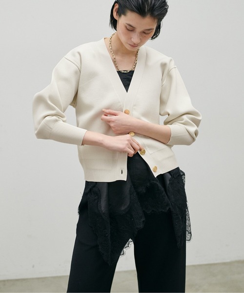 LARUTA（ラルータ）の「【LARUTA】お家で洗える金釦ポリニットカーディガン（カーディガン/ボレロ・レディース・サックスブルー/ライトベージュ/ブラック/レッド/アイボリー・FREE）」の6枚目の写真