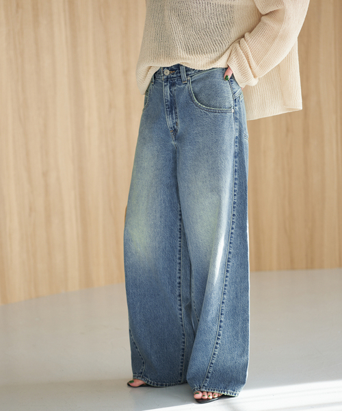 Spick & Span(スピックアンドスパン)の「LEVI'S/リーバイス 別注SMU SUPER BAGGY BARREL*(デニムパンツ・レディース・ブルー・28/27/26/25/24/23)」の8枚目の写真