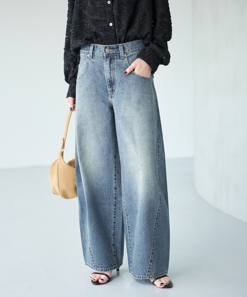 Spick & Span(スピックアンドスパン)の「LEVI'S/リーバイス 別注SMU SUPER BAGGY BARREL*(デニムパンツ・レディース・ブルー・28/27/26/25/24/23)」の14枚目の写真