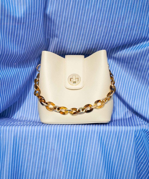 NOELA（ノエラ）の「バックルデザインバケツバッグ（ハンドバッグ・レディース・ブラック/オフホワイト/キャメル・フリー）」の2枚目の写真