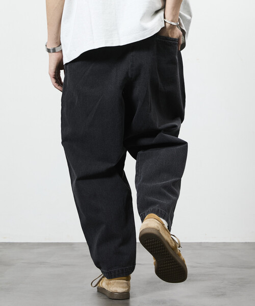 FREAK'S STORE（フリークスストア）の「限定展開 Dickies×FREAK'S STORE/ディッキーズ 別注 ワイドテーパードシルエット ツータック ワークパンツ（チノパンツ・メンズ・ベージュ/インディゴブルー/ブラック/ブラック系その他・SMALL/MEDIUM/LARGE）」の15枚目の写真