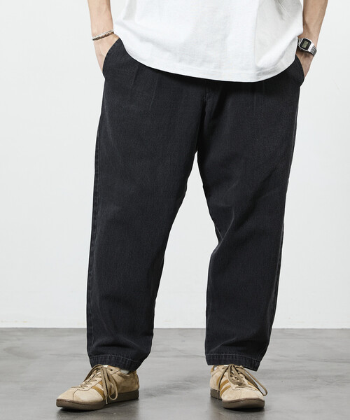 FREAK'S STORE（フリークスストア）の「限定展開 Dickies×FREAK'S STORE/ディッキーズ 別注 ワイドテーパードシルエット ツータック ワークパンツ（チノパンツ・メンズ・ベージュ/インディゴブルー/ブラック/ブラック系その他・SMALL/MEDIUM/LARGE）」の17枚目の写真