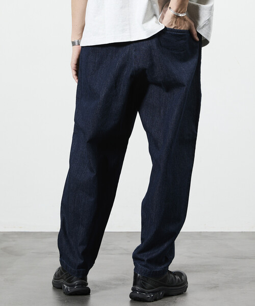 FREAK'S STORE（フリークスストア）の「限定展開 Dickies×FREAK'S STORE ディッキーズ 別注 ワイドテーパードシルエット ツータック ワークパンツ（チノパンツ・メンズ・ベージュ/インディゴブルー/ブラック/ブラック系その他・SMALL/MEDIUM/LARGE）」の22枚目の写真