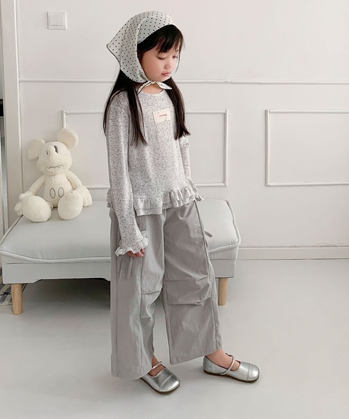 aimoha(アイモハ)の「【aimoha-KIDS-】キッズ サイドリボンティアードワイドパンツ(カーゴパンツ・キッズ・グレー/イエロー/ネイビー・110/130/140/150/120)」の4枚目の写真