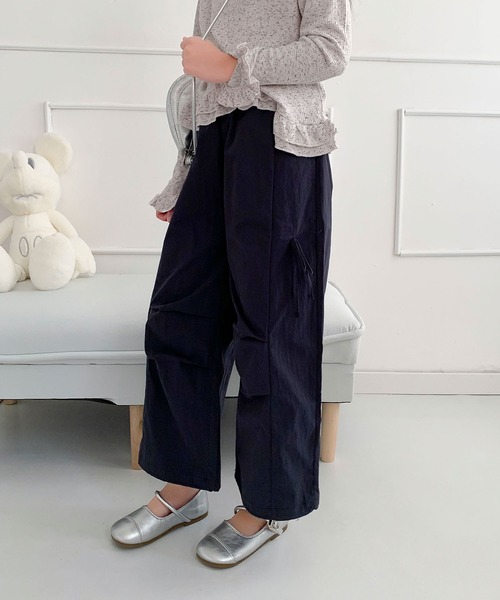aimoha(アイモハ)の「【aimoha-KIDS-】キッズ サイドリボンティアードワイドパンツ(カーゴパンツ・キッズ・グレー/イエロー/ネイビー・110/130/140/150/120)」の16枚目の写真