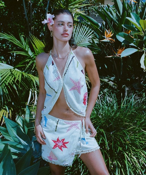 BILLABONG(ビラボン)の「BILLABONG ウィメンズ LOTTIE HALL WVN TNK 半袖シャツ 【2026年春夏モデル】(シャツ/ブラウス・レディース・マルチ・SMALL)」の1枚目の写真