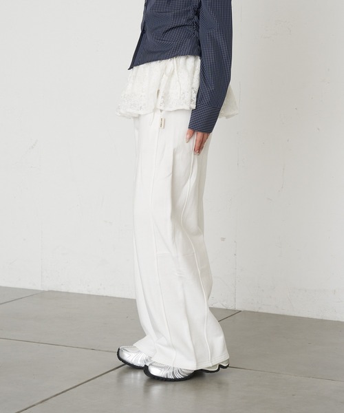 RAY CASSIN（レイカズン）の「マルチウェイフリルスウェットパンツ（スウェットパンツ・レディース・グレー系その他2/ホワイト系その他/ホワイト・FREE）」の19枚目の写真