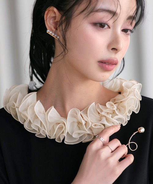 RUIRUE BOUTIQUE(ルイルエブティック)の「洗える/ストレッチ | フリル オーガンジー スムース カットソー | トップス・ブラウス・オケージョンブラウス・長袖ブラウス・きれいめカットソー・オフィスカジュアルトップス(シャツ/ブラウス・レディース・ネイビー/ブラック×ベージュ/ホワイト・S/M/L)」の7枚目の写真