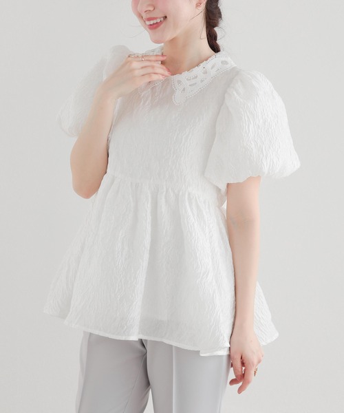 Fit more(フィットモア)の「レース衿ジャガードペプラムトップス(その他トップス・レディース・ホワイト/ブルー/ブラック・FREE)」の6枚目の写真
