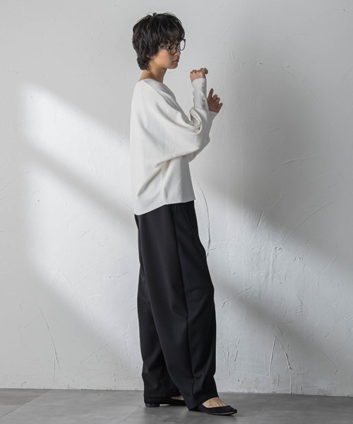 MAYSON GREY（メイソングレイ）の「袖口ボタンドルマンニットプルオーバー≪手洗い可能≫（ニット/セーター・レディース・オフホワイト/ブラック/ピンク/ブルー・M）」の5枚目の写真