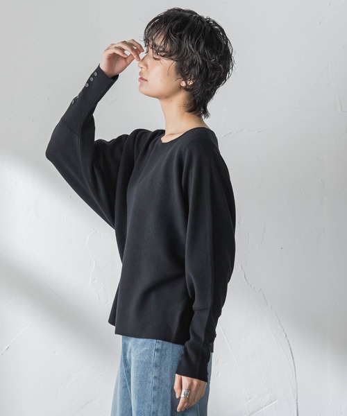 MAYSON GREY（メイソングレイ）の「袖口ボタンドルマンニットプルオーバー≪手洗い可能≫（ニット/セーター・レディース・オフホワイト/ブラック/ピンク/ブルー・M）」の9枚目の写真