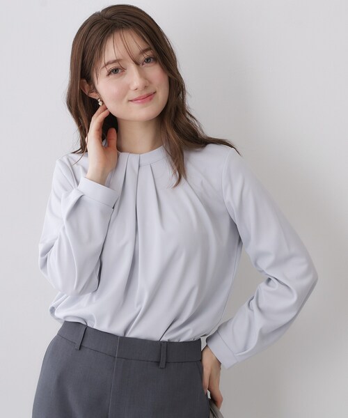 index（インデックス）の「ランダムタックトップス【洗濯機OK/吸水速乾/接触冷感/UVケア】《5col》（Tシャツ/カットソー・レディース・ネイビー/チャコール/サックスブルー系7/オフホワイト/ナチュラル・36/38/40/42）」の5枚目の写真