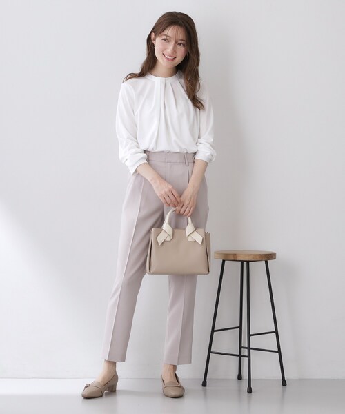 index（インデックス）の「ランダムタックトップス【洗濯機OK/吸水速乾/接触冷感/UVケア】《5col》（Tシャツ/カットソー・レディース・ネイビー/チャコール/サックスブルー系7/オフホワイト/ナチュラル・36/38/40/42）」の7枚目の写真