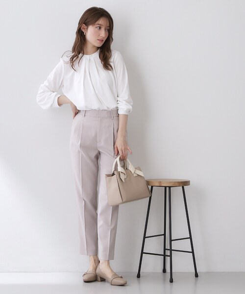 index（インデックス）の「ランダムタックトップス【洗濯機OK/吸水速乾/接触冷感/UVケア】《5col》（Tシャツ/カットソー・レディース・ネイビー/チャコール/サックスブルー系7/オフホワイト/ナチュラル・36/38/40/42）」の8枚目の写真