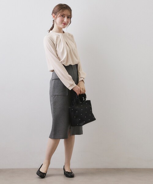 index（インデックス）の「ランダムタックトップス【洗濯機OK/吸水速乾/接触冷感/UVケア】《5col》（Tシャツ/カットソー・レディース・ネイビー/チャコール/サックスブルー系7/オフホワイト/ナチュラル・36/38/40/42）」の12枚目の写真