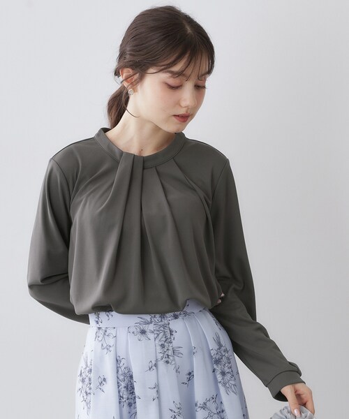 index（インデックス）の「ランダムタックトップス【洗濯機OK/吸水速乾/接触冷感/UVケア】《5col》（Tシャツ/カットソー・レディース・ネイビー/チャコール/サックスブルー系7/オフホワイト/ナチュラル・36/38/40/42）」の18枚目の写真