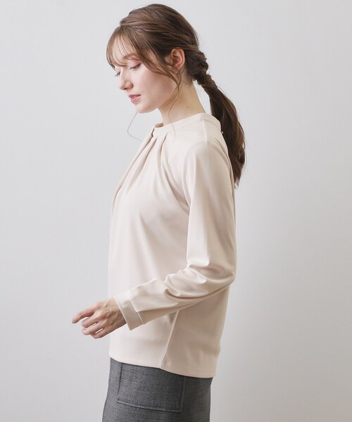 index(インデックス)の「ランダムタックトップス【洗濯機OK/吸水速乾/接触冷感/UVケア】《5col》(Tシャツ/カットソー・レディース・ネイビー/チャコール/サックスブルー系7/オフホワイト/ナチュラル・36/38/40/42)」の10枚目の写真