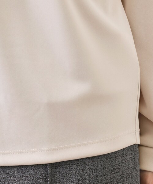 index(インデックス)の「ランダムタックトップス【洗濯機OK/吸水速乾/接触冷感/UVケア】《5col》(Tシャツ/カットソー・レディース・ネイビー/チャコール/サックスブルー系7/オフホワイト/ナチュラル・36/38/40/42)」の15枚目の写真