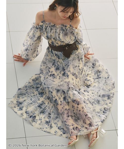 SNIDEL（スナイデル）の「NYBG ギャザープリーツワンピース（ワンピース・レディース・イエロー/ミント/ライトピンク・1/0）」の4枚目の写真