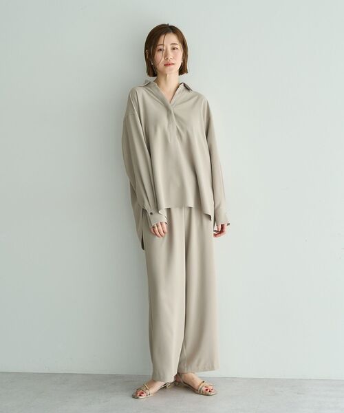 YECCA VECCA（イェッカヴェッカ）の「【2点SET】スキッパーデザインセットアップ（セットアップ・レディース・ネイビー/グレイッシュベージュ・FREE）」の5枚目の写真