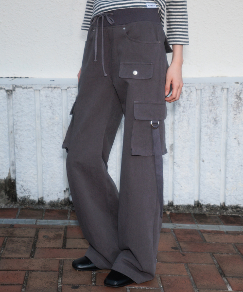 ROSEFRANTZ（ロゼフランツ）の「Cargo Slim Bootcut Pants [Charcoal]（その他パンツ・レディース・チャコールグレー・OS）」の10枚目の写真