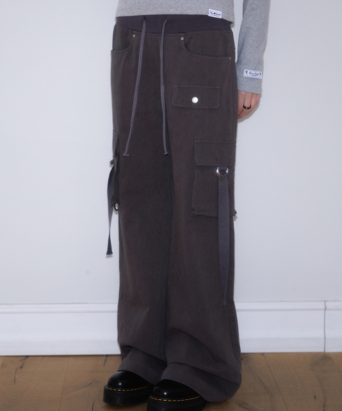 ROSEFRANTZ（ロゼフランツ）の「Cargo Slim Bootcut Pants [Charcoal]（その他パンツ・レディース・チャコールグレー・OS）」の18枚目の写真