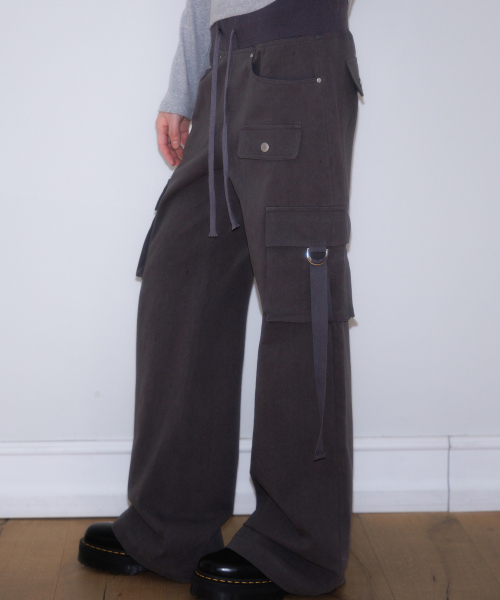 ROSEFRANTZ（ロゼフランツ）の「Cargo Slim Bootcut Pants [Charcoal]（その他パンツ・レディース・チャコールグレー・OS）」の19枚目の写真