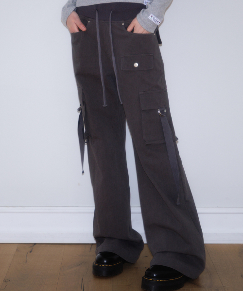 ROSEFRANTZ（ロゼフランツ）の「Cargo Slim Bootcut Pants [Charcoal]（その他パンツ・レディース・チャコールグレー・OS）」の20枚目の写真